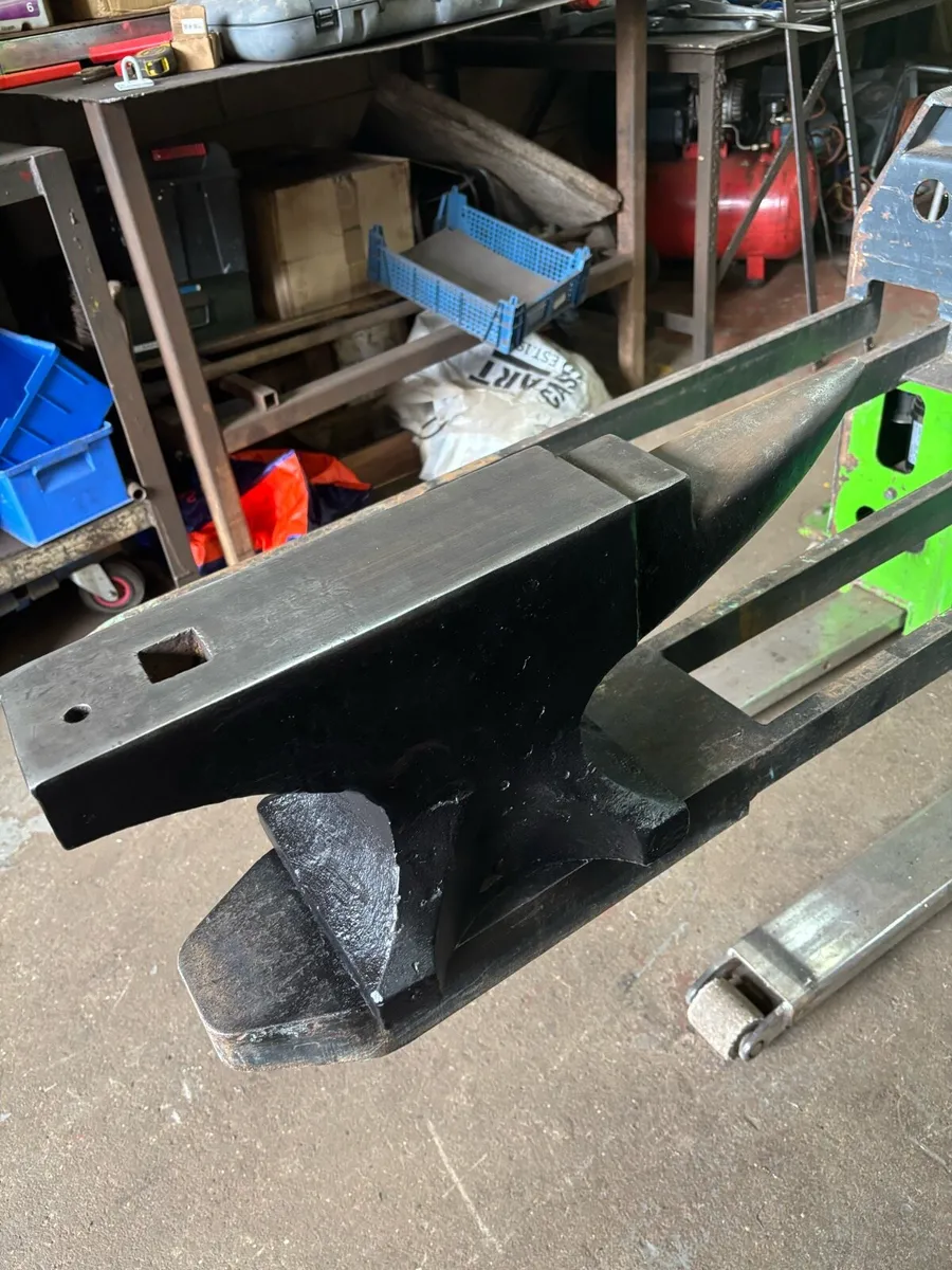 51 kg. J B ORIGINAL anvil cast steel. Perfect - Image 4