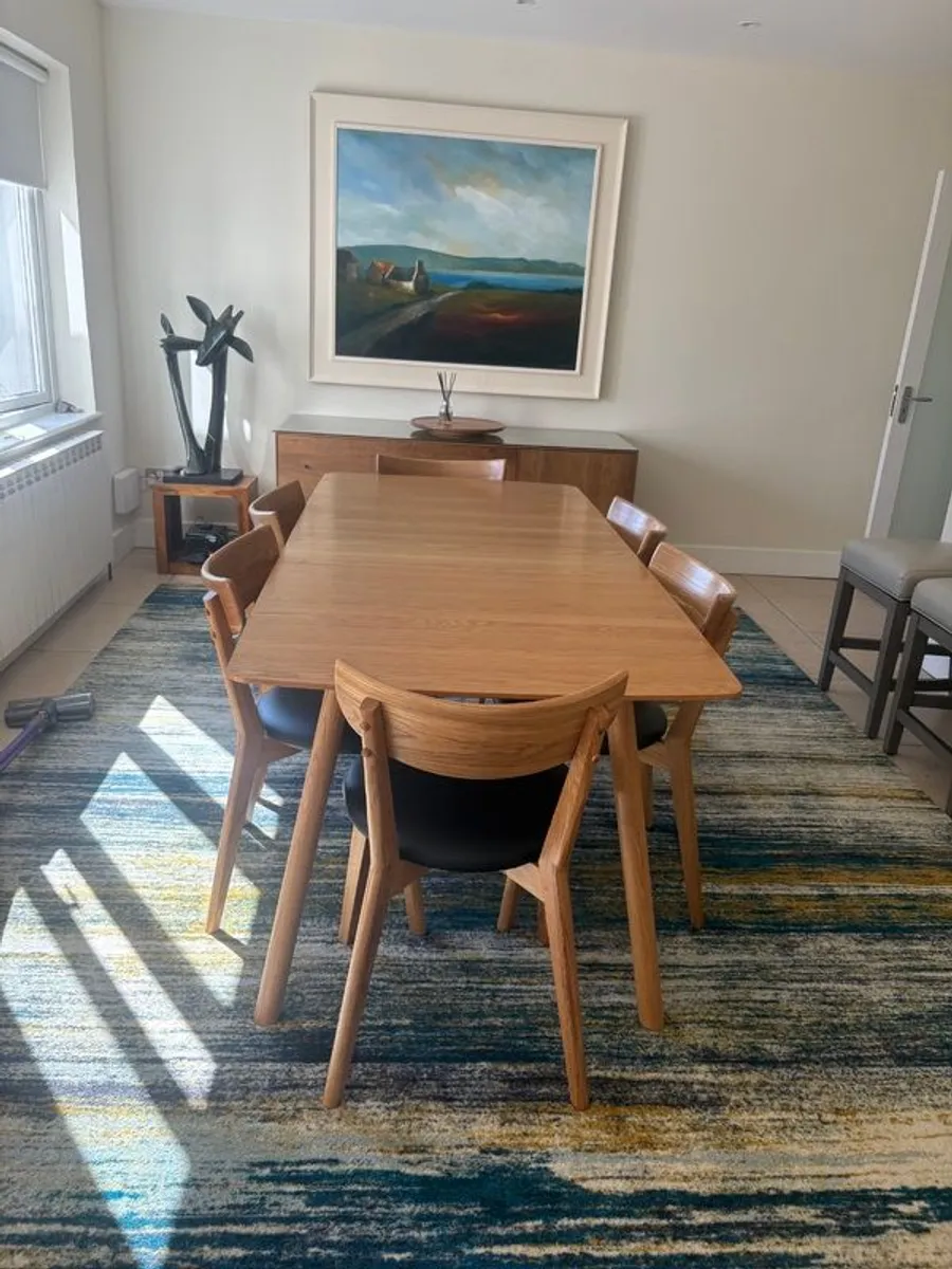 EZ living RHO extending dining table in oak with matching chairs - Image 1