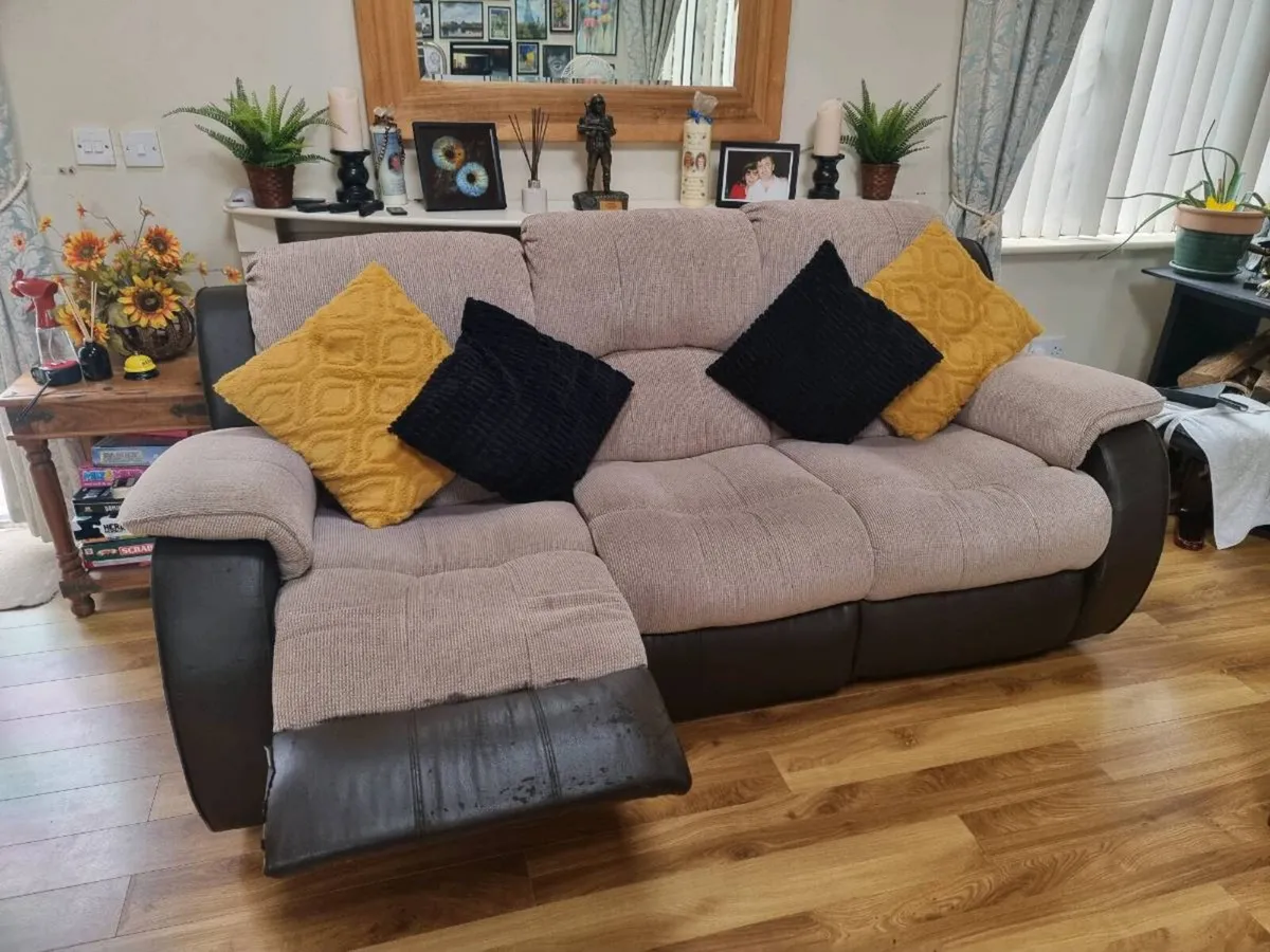 2, three seater recliners - Image 4
