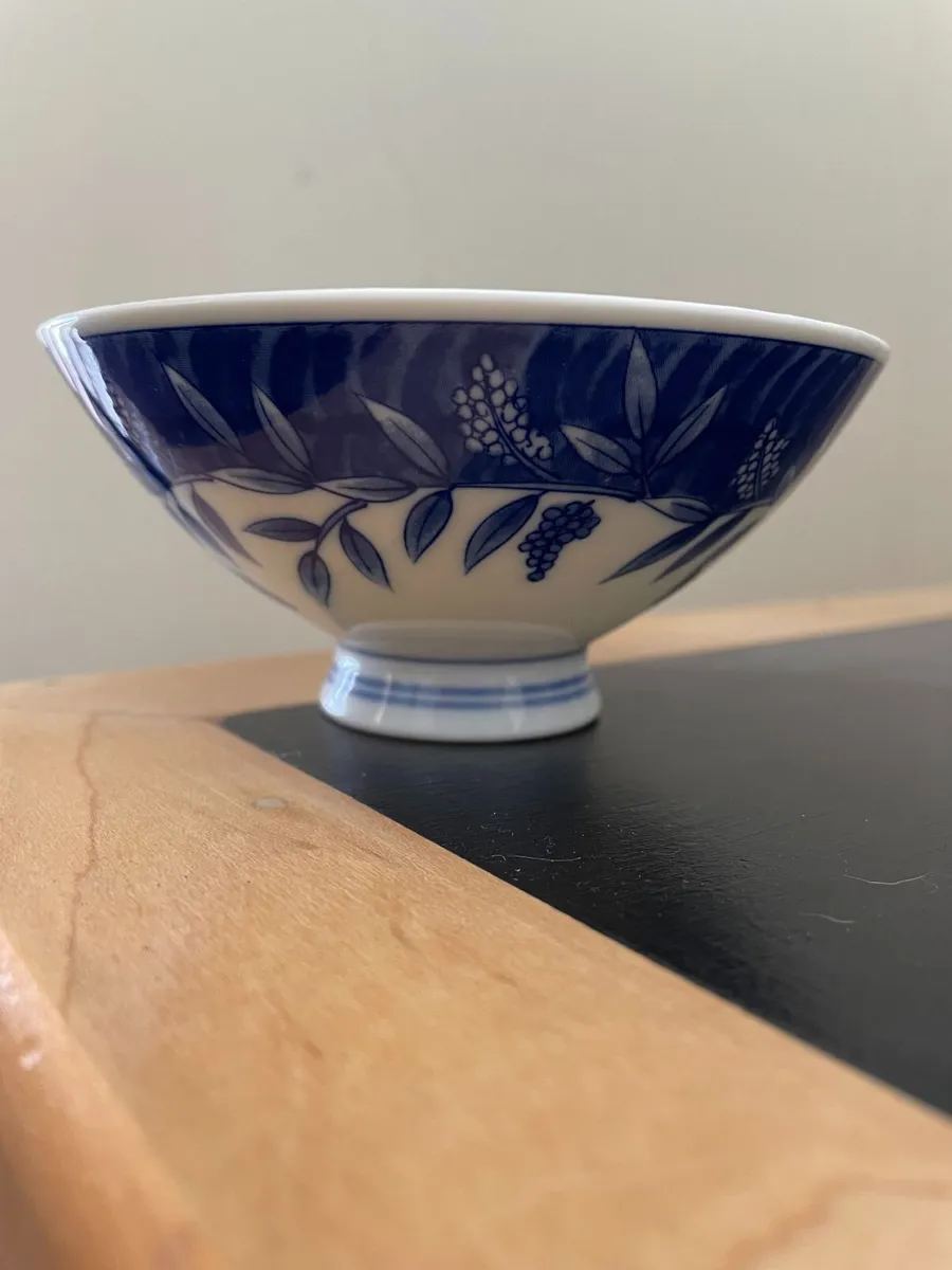 Vintage Imari porcelain blue and white bowl - Image 1