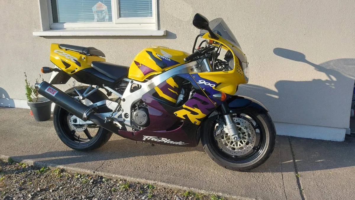 1997 Honda Fireblade - Image 1