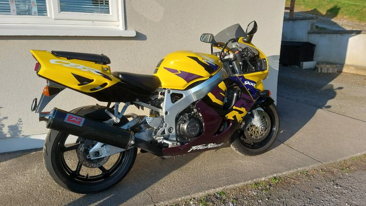 1997 Honda Fireblade - Image 2