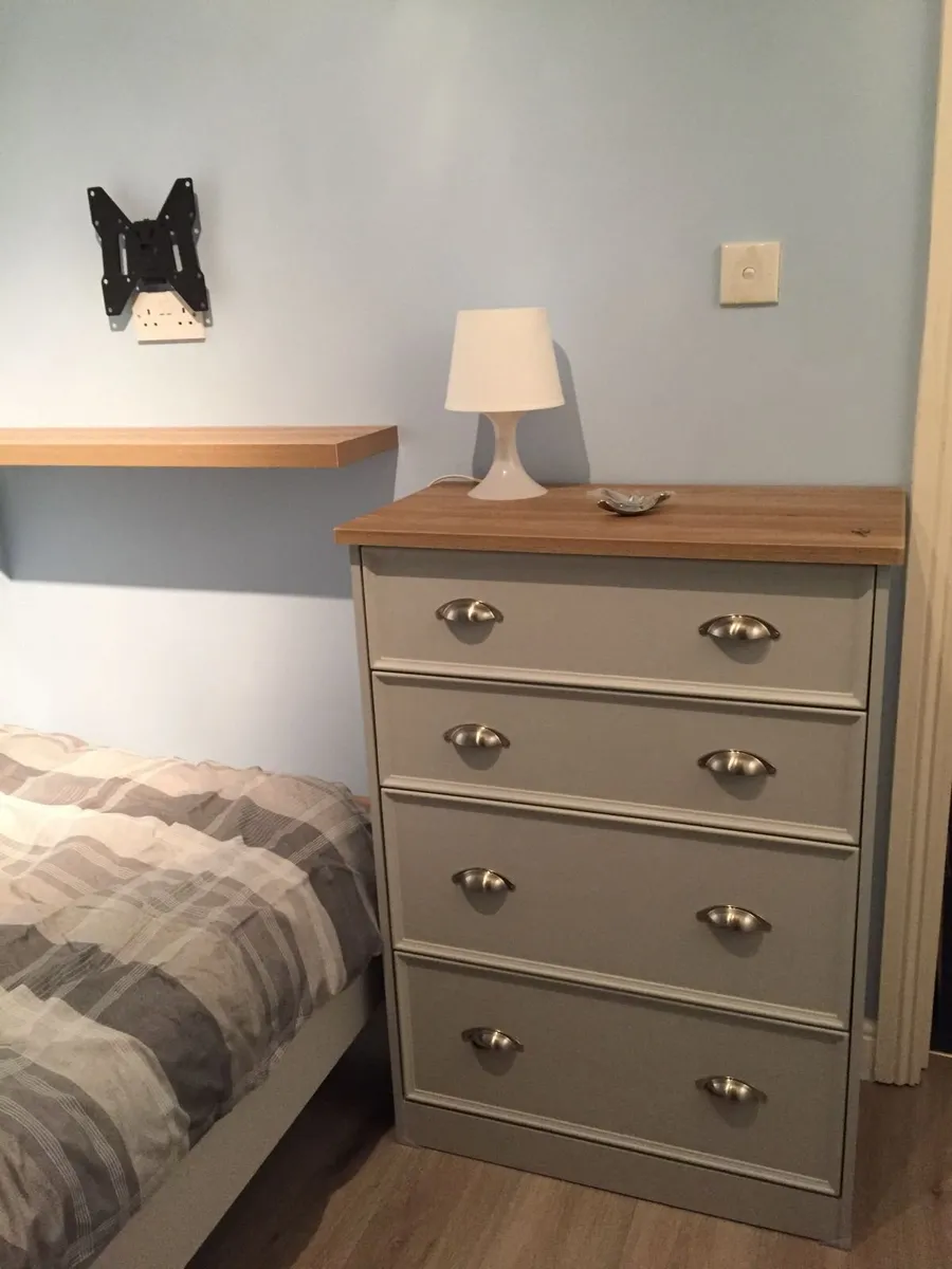 bedroom furniture - Image 2