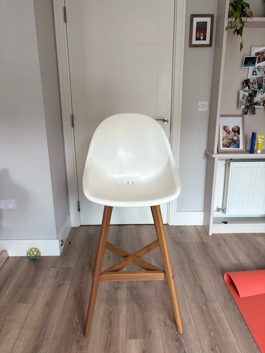 3 Kitchen Bar Stools - Image 1