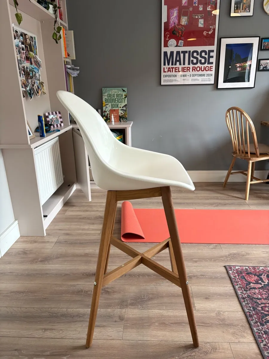 3 Kitchen Bar Stools - Image 2