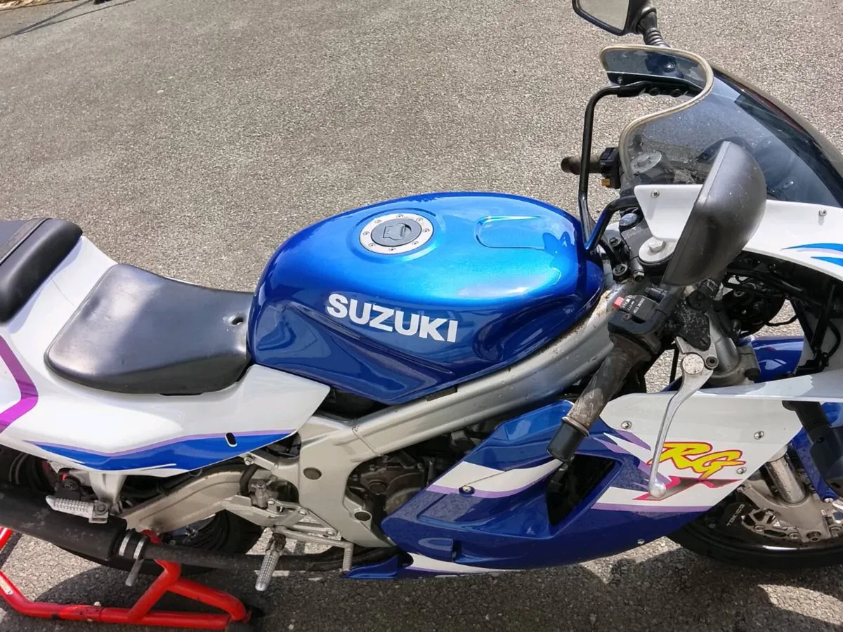 RG 125 F - Image 2