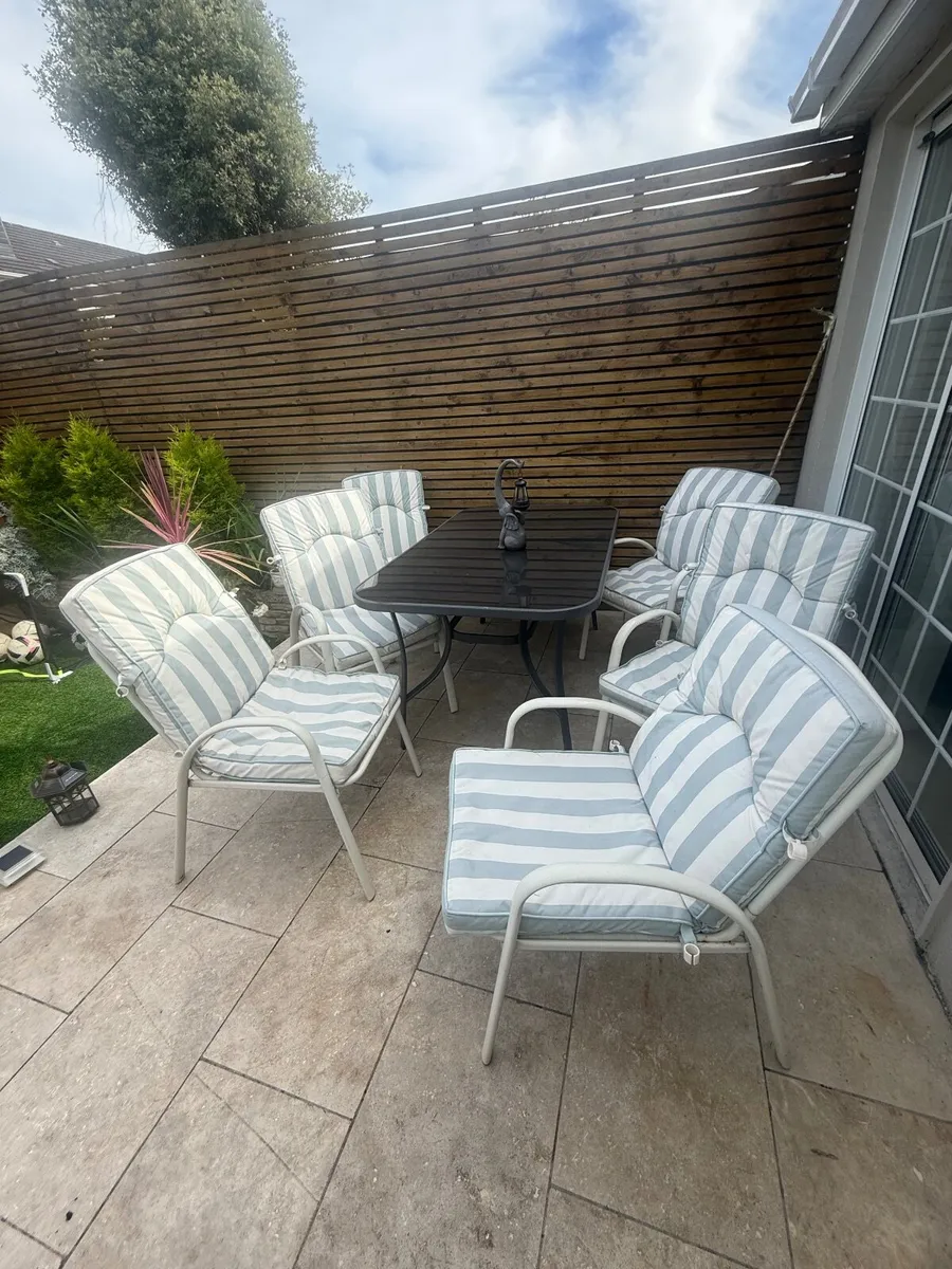 Garden furniture - Image 1
