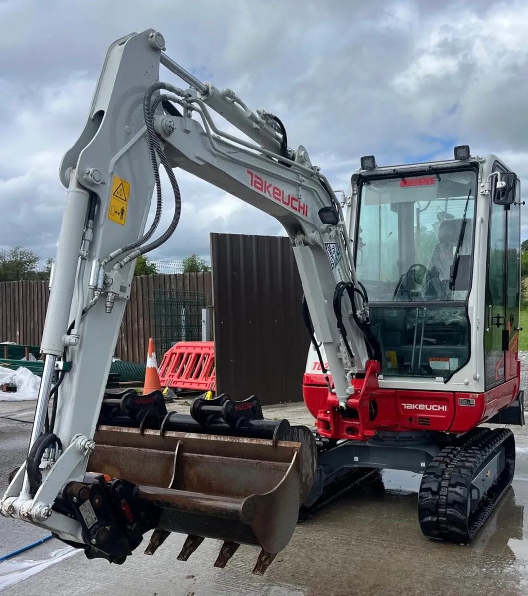 Takeuchi TB230 - Image 3