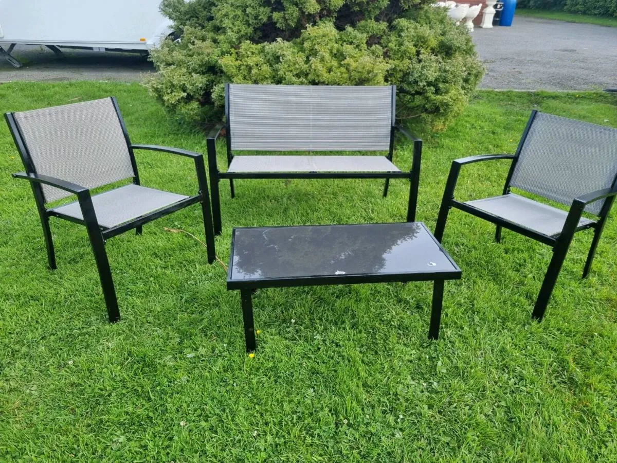 Garden table and chairs - Image 1