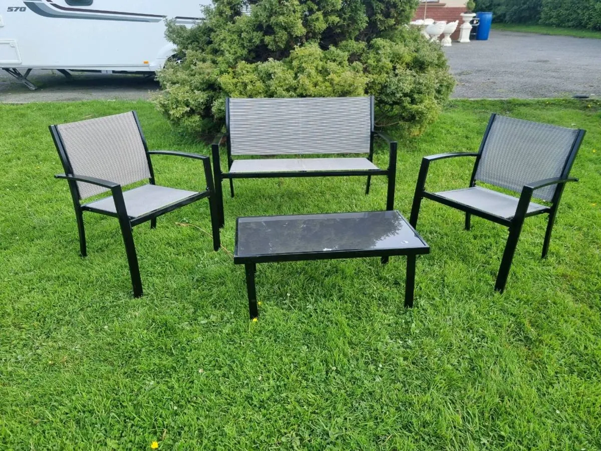 Garden table and chairs - Image 2