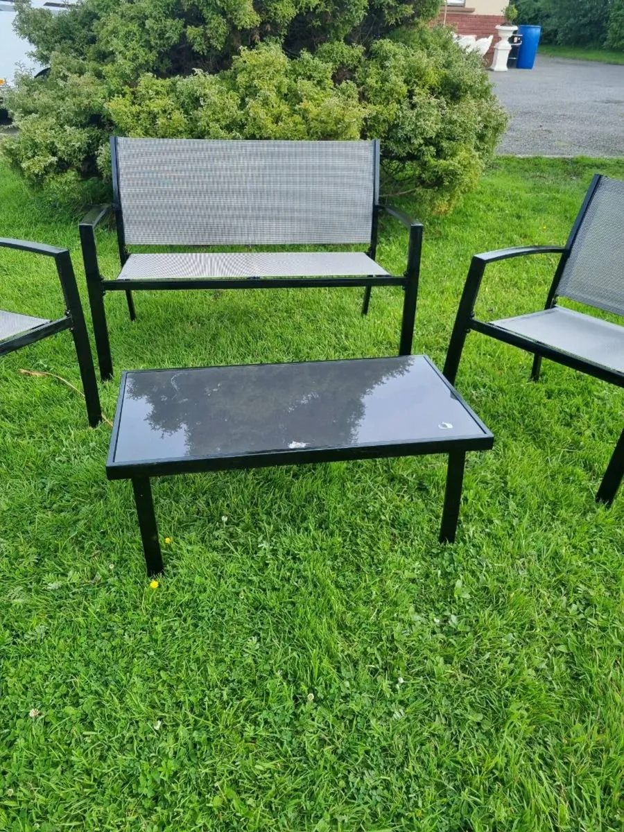 Garden table and chairs - Image 3