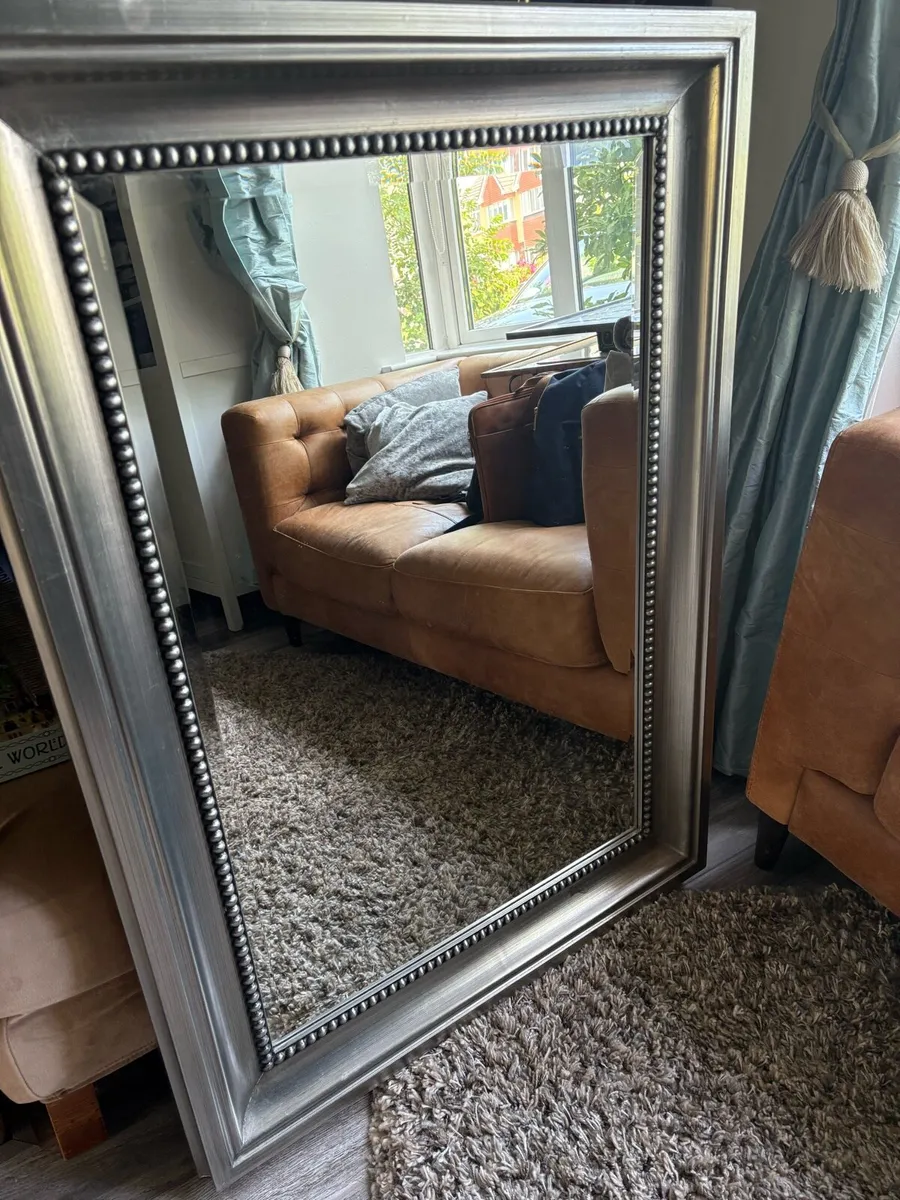 Beautiful Wall Mirror - Image 3
