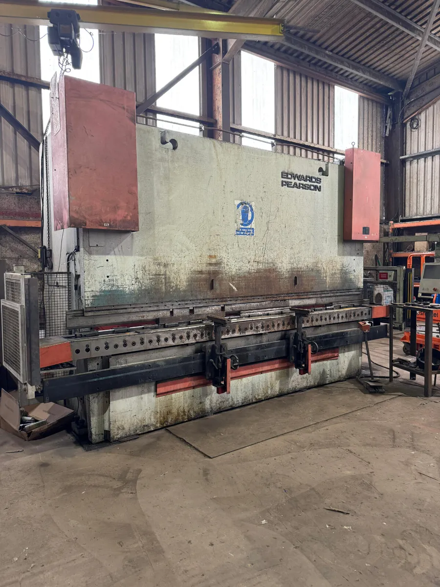Edward Pearson 4100mm 330 Ton Press Brake - Image 1