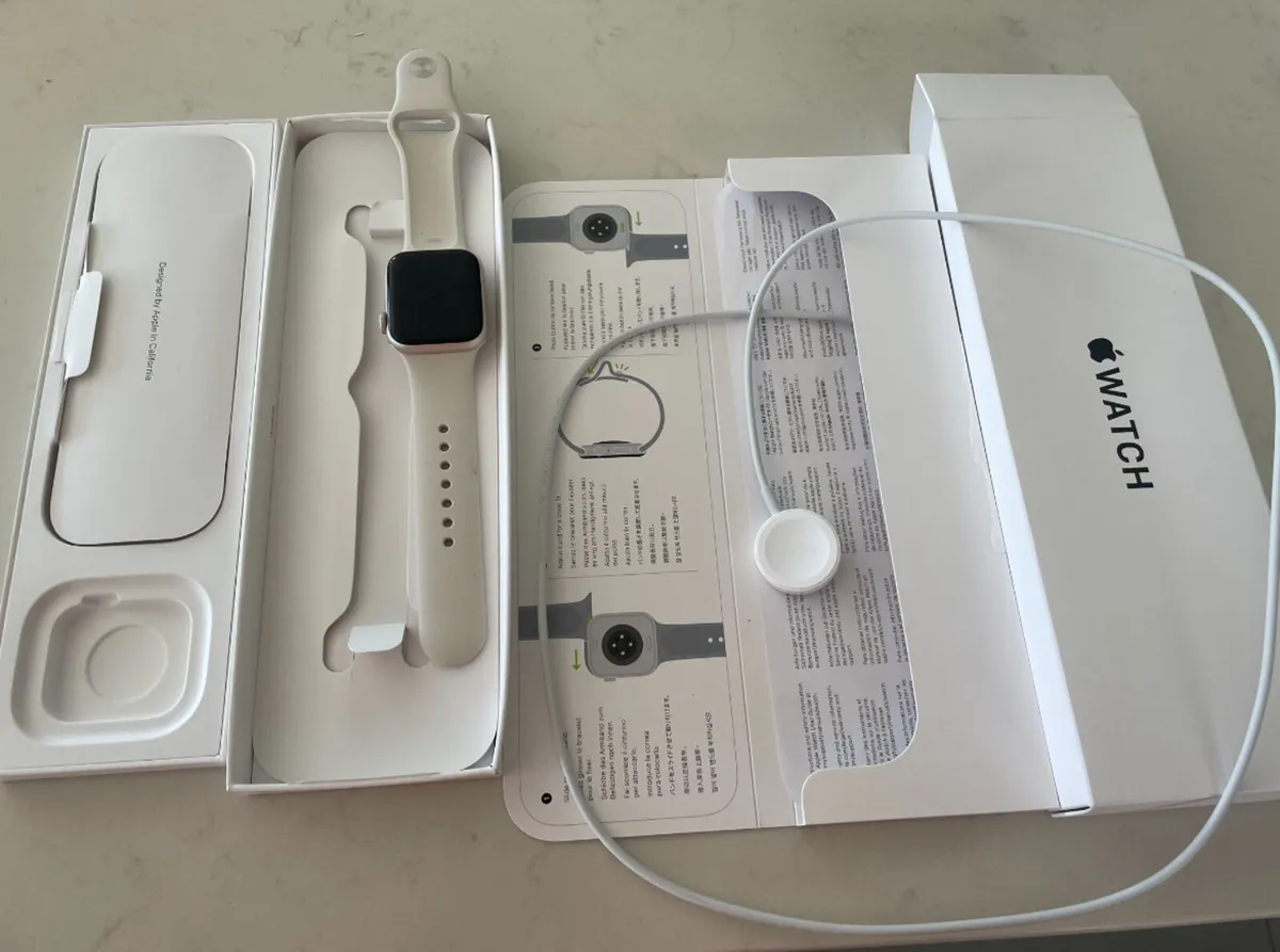 Apple Watch SE - Image 2