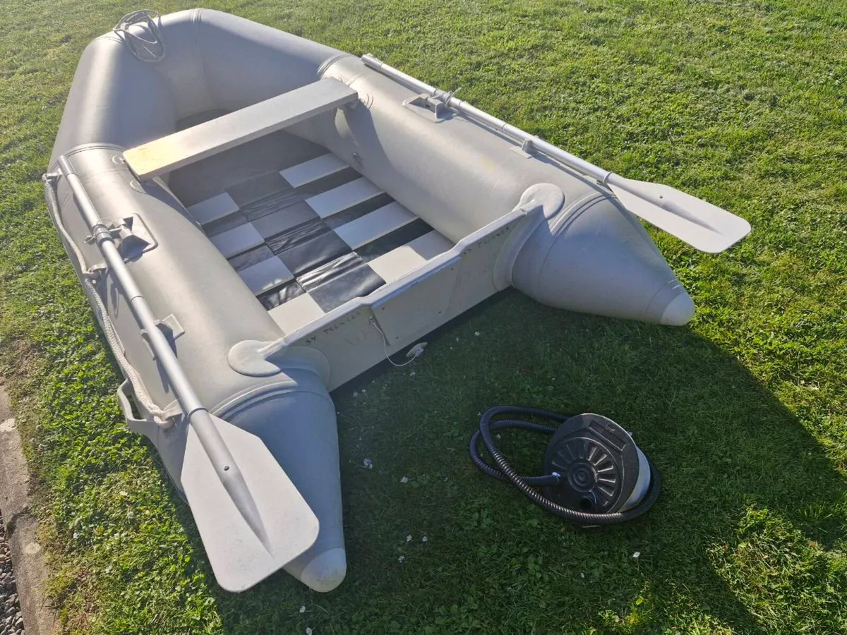 2.7m inflatable dingy - Image 2