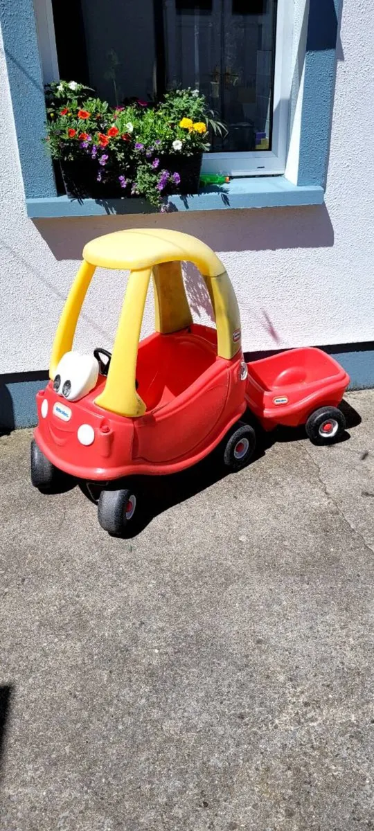 Cozy coupe car, trailer and crocodile seesaw - Image 3
