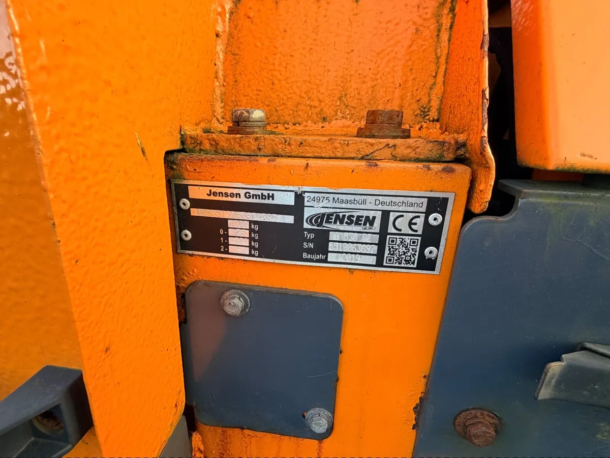 Jensen A530 turntable chipper - Image 4