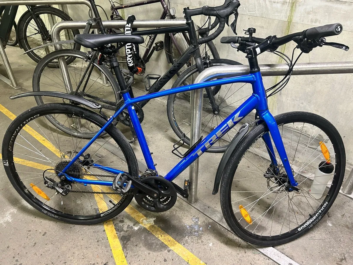 Trek FX2 hybrid bike - Image 1