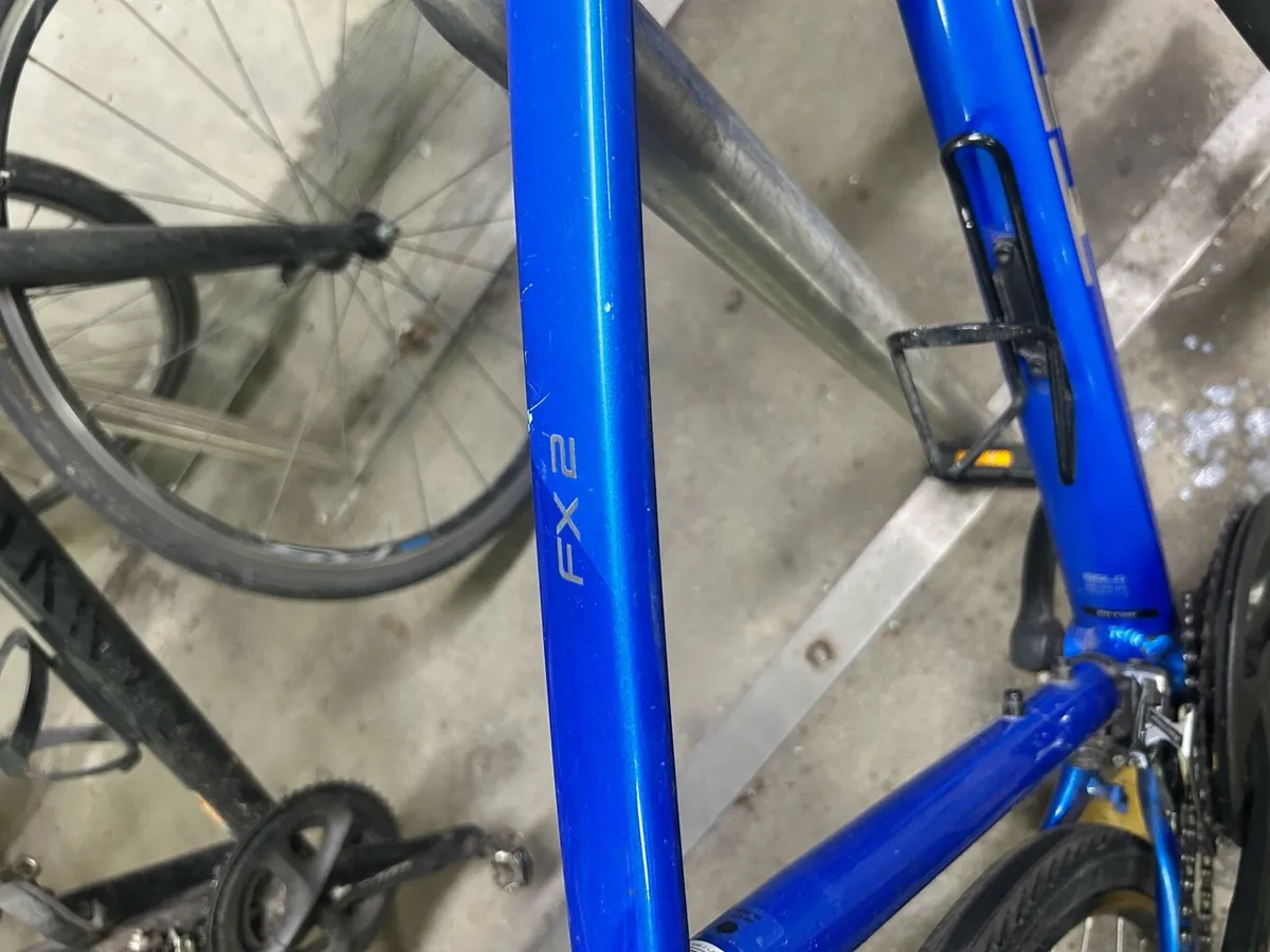 Trek FX2 hybrid bike - Image 4