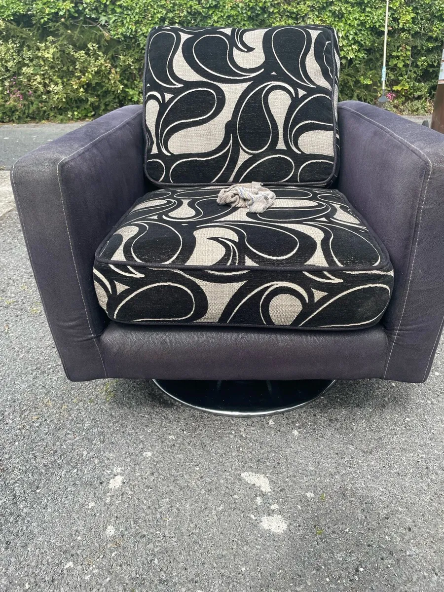 Armchair - Image 1