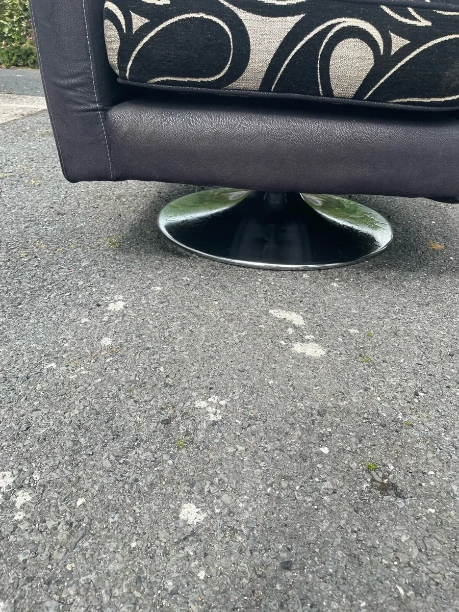 Armchair - Image 2