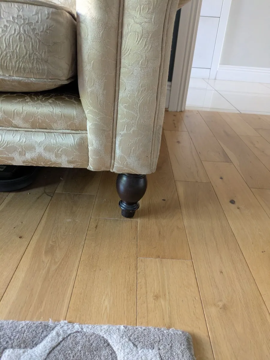Couch - Image 2