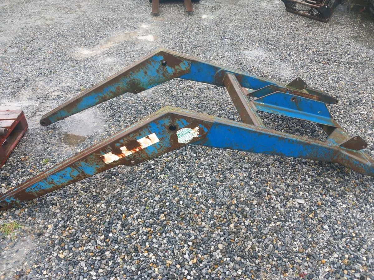 Ford loader - Image 2