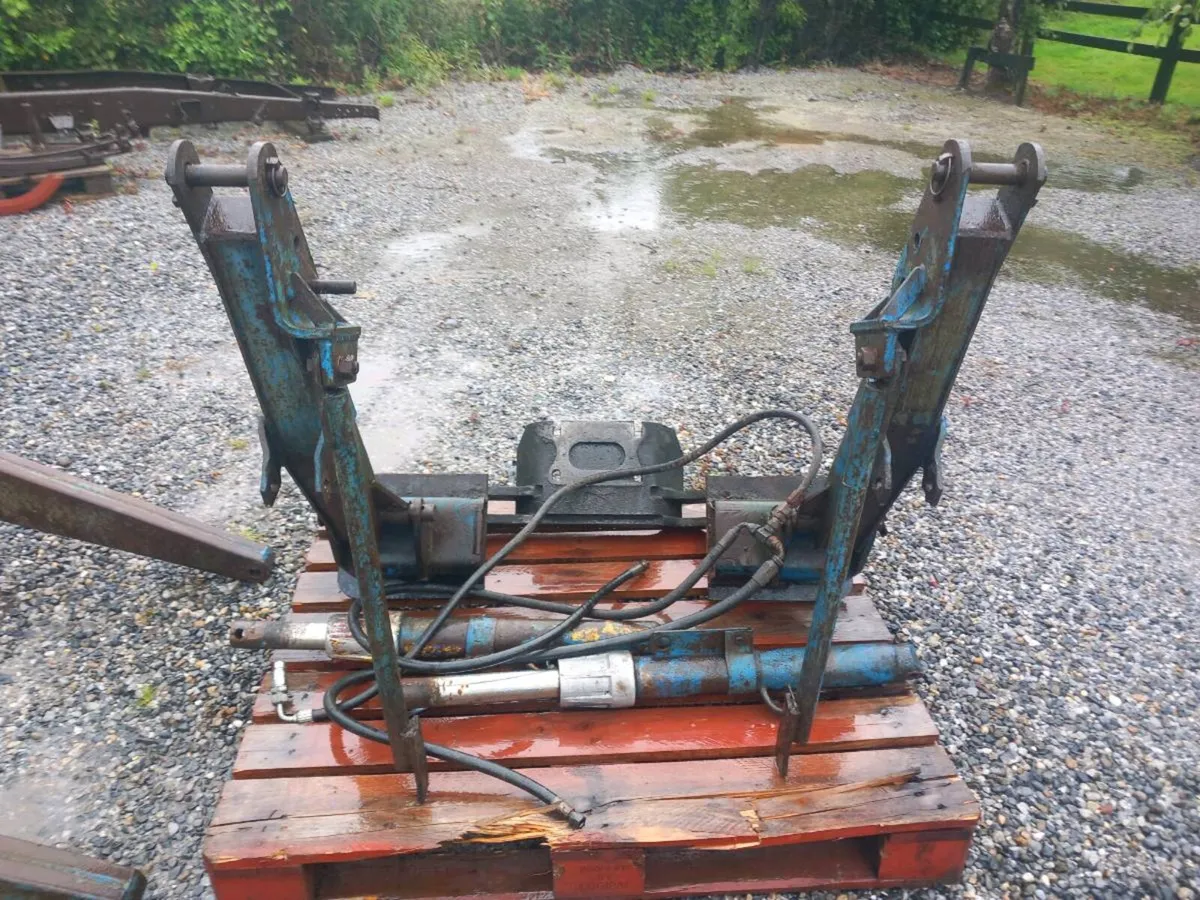 Ford loader - Image 3