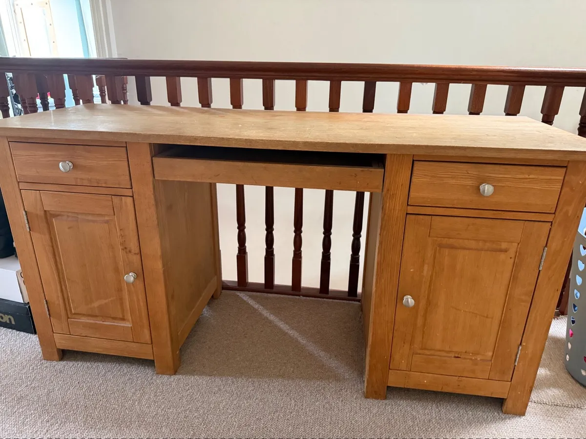 Solid oak computer desk - Image 4