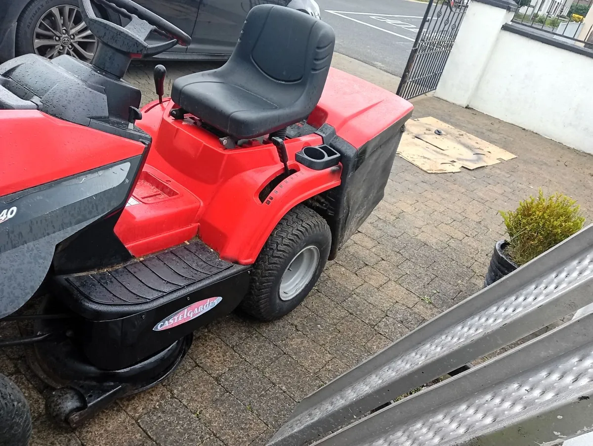 Castlegarden ride on lawnmower - Image 2