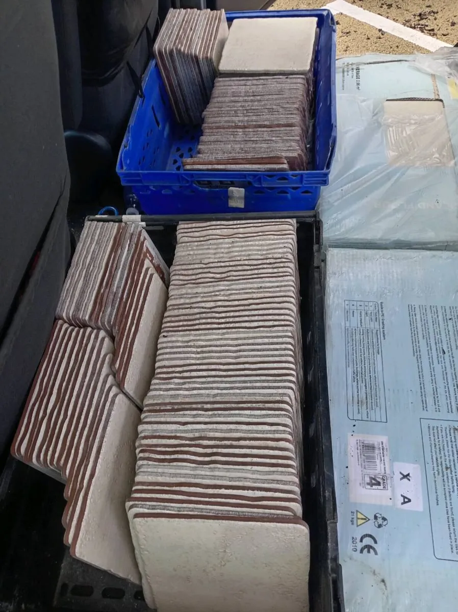 Seletion of tiles - Image 3