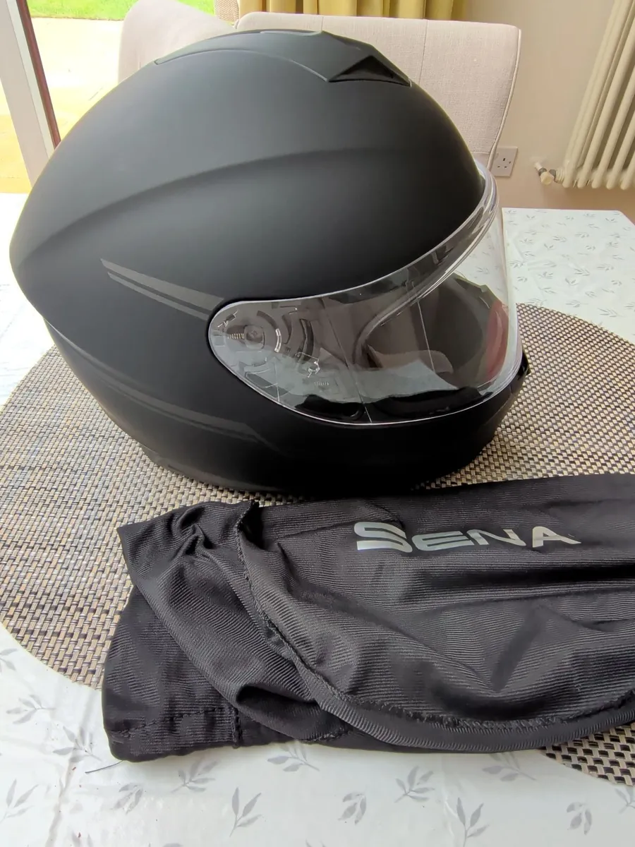 Full face motorbike helmet with comms - Image 1