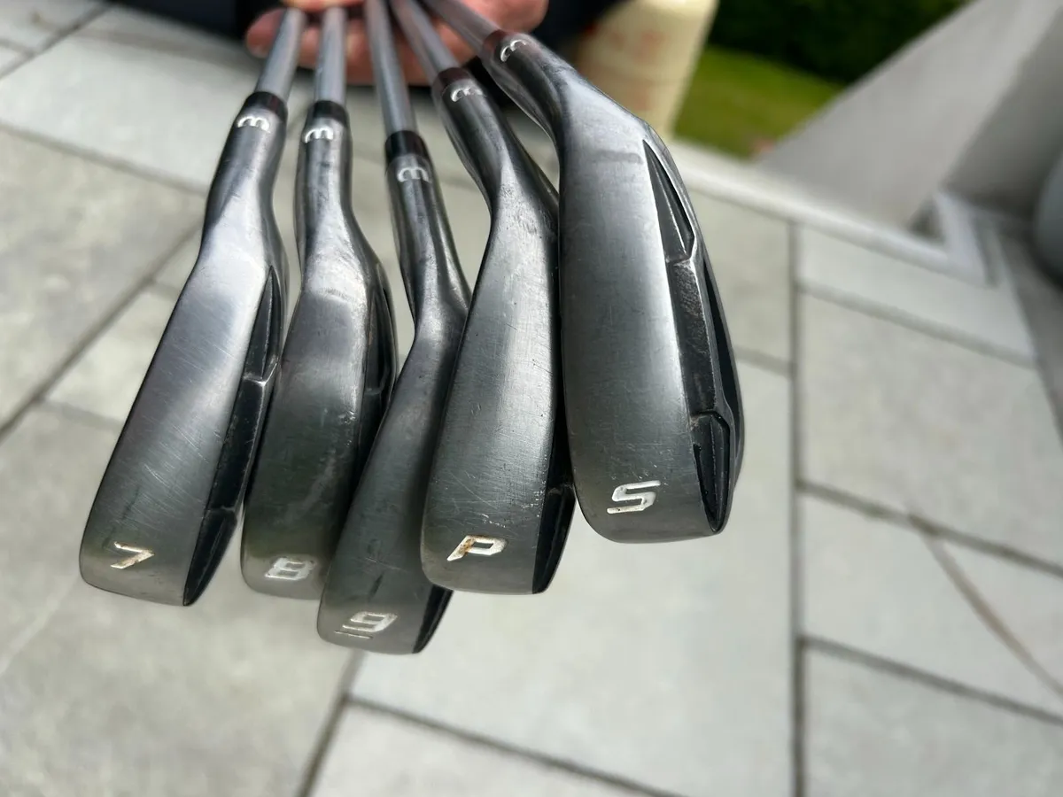 Ladies Wilson X31 Golf Club Set and Other Clubs - Image 4