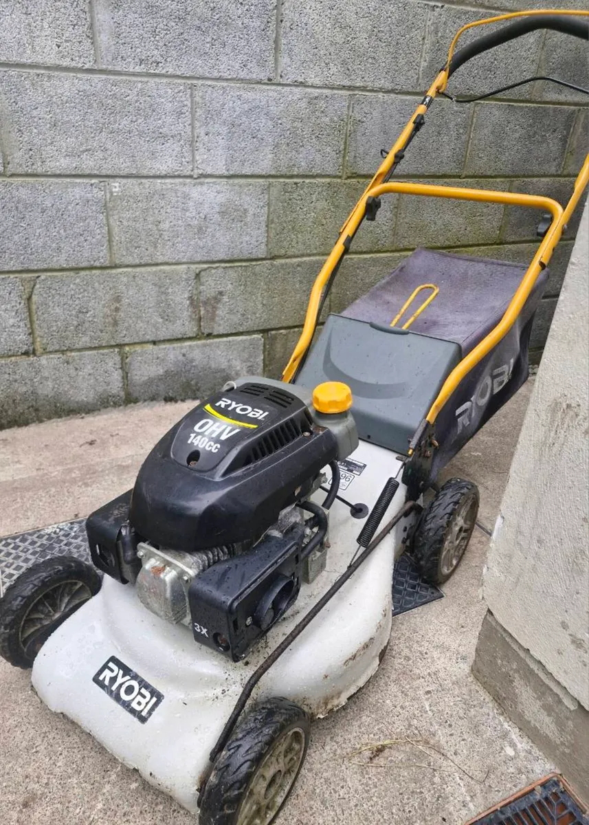 Lawnmower for sale - Image 1