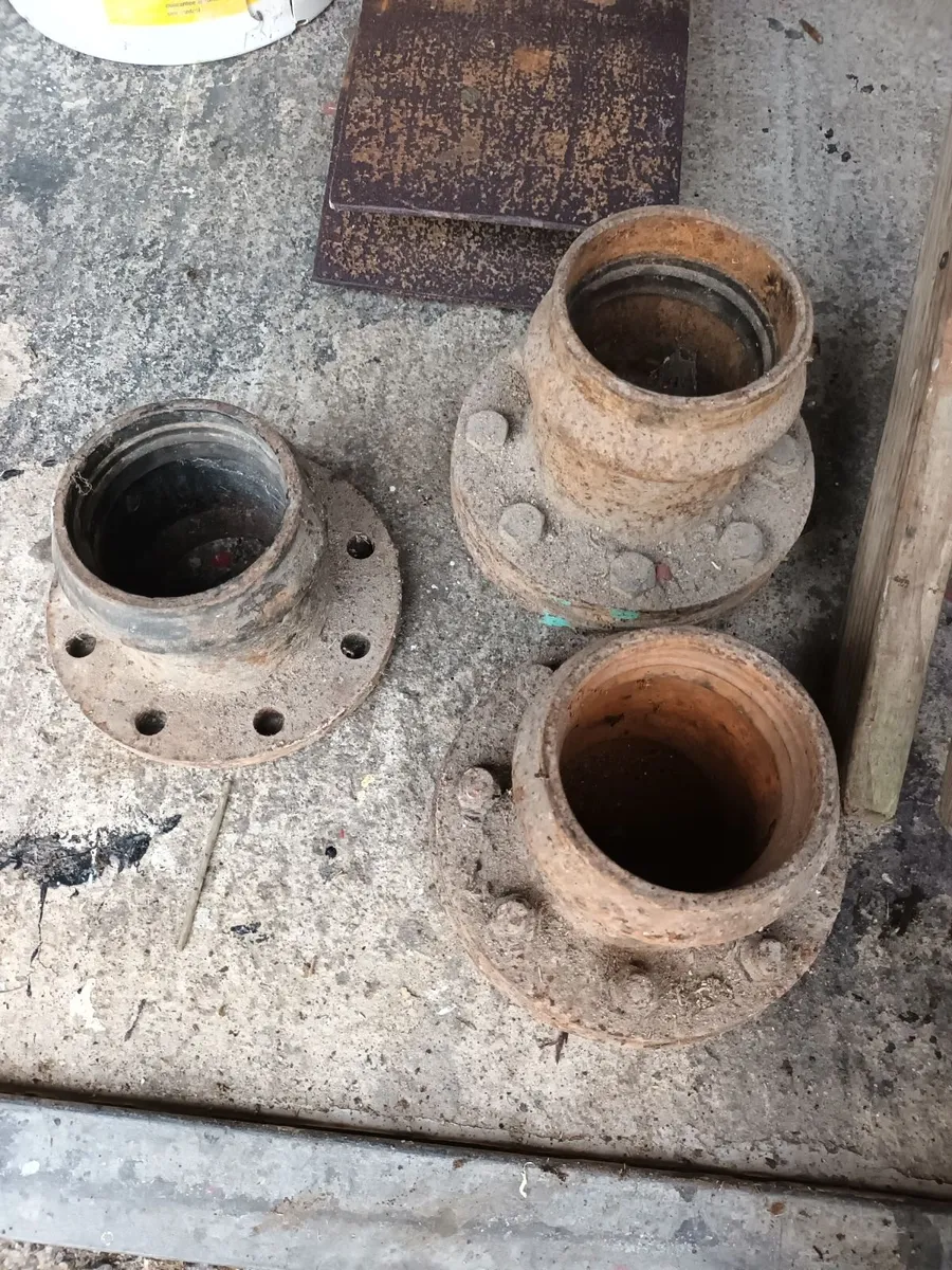Water main stopcock keys, hydrant tap fitting and - Image 3