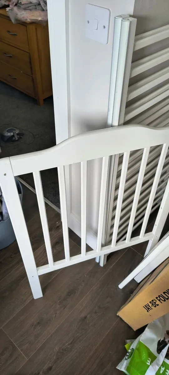 Baby Cot (Nested brand) like new - Image 2
