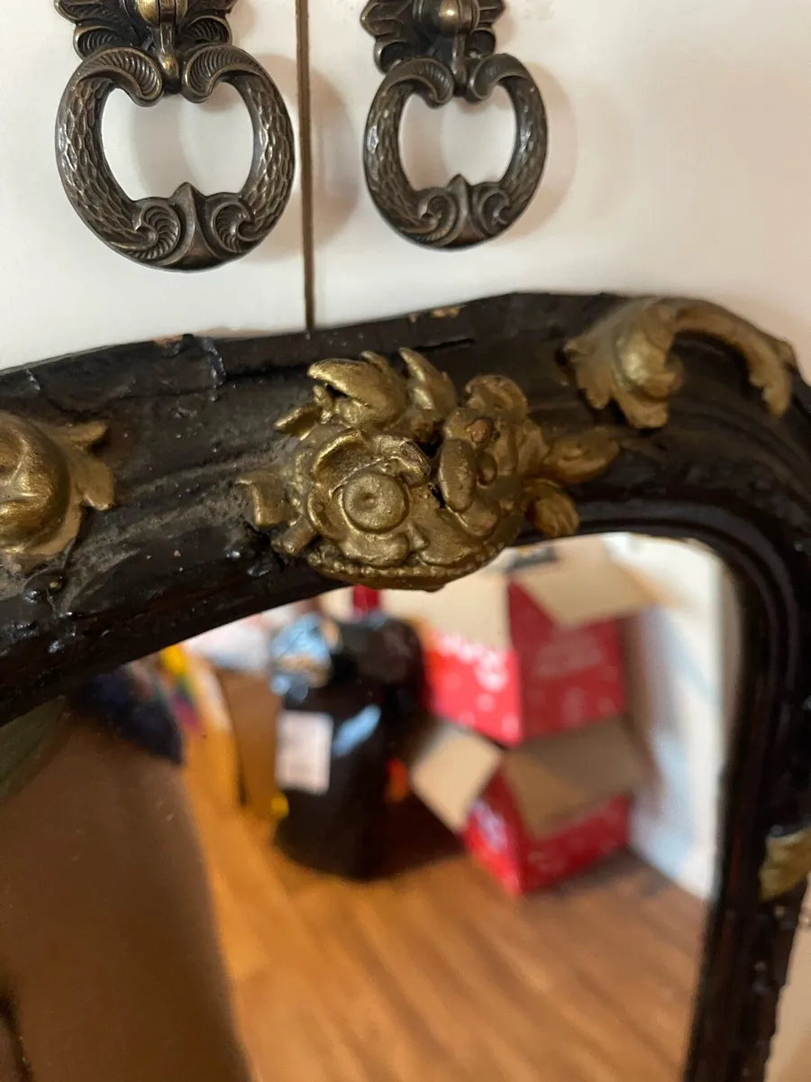 Antique mirror with shelf - Image 3