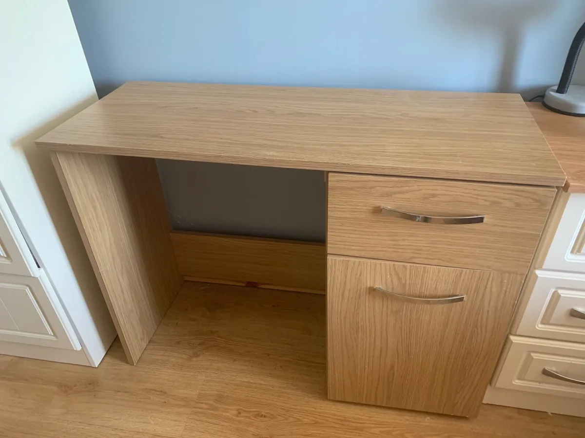 Desk - Image 2