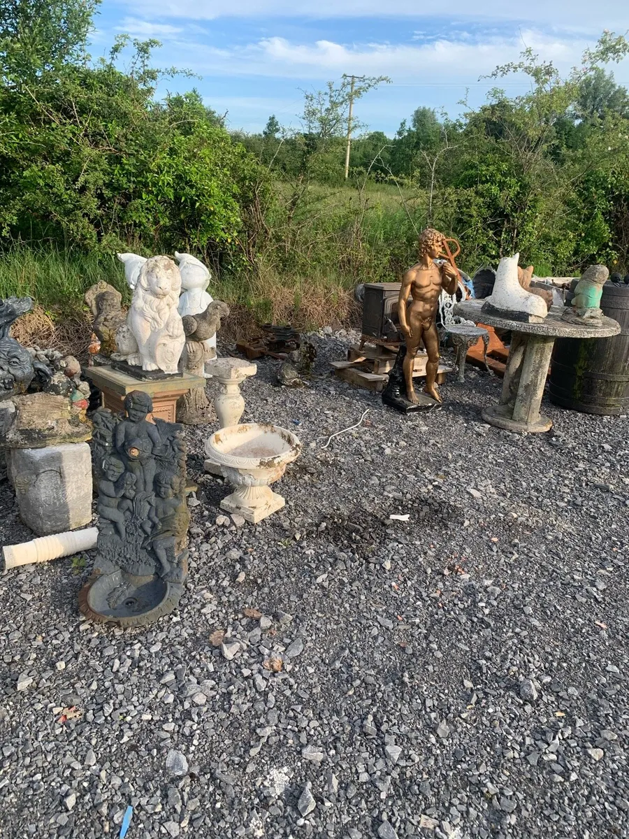 Job lot of garden statues - Image 1