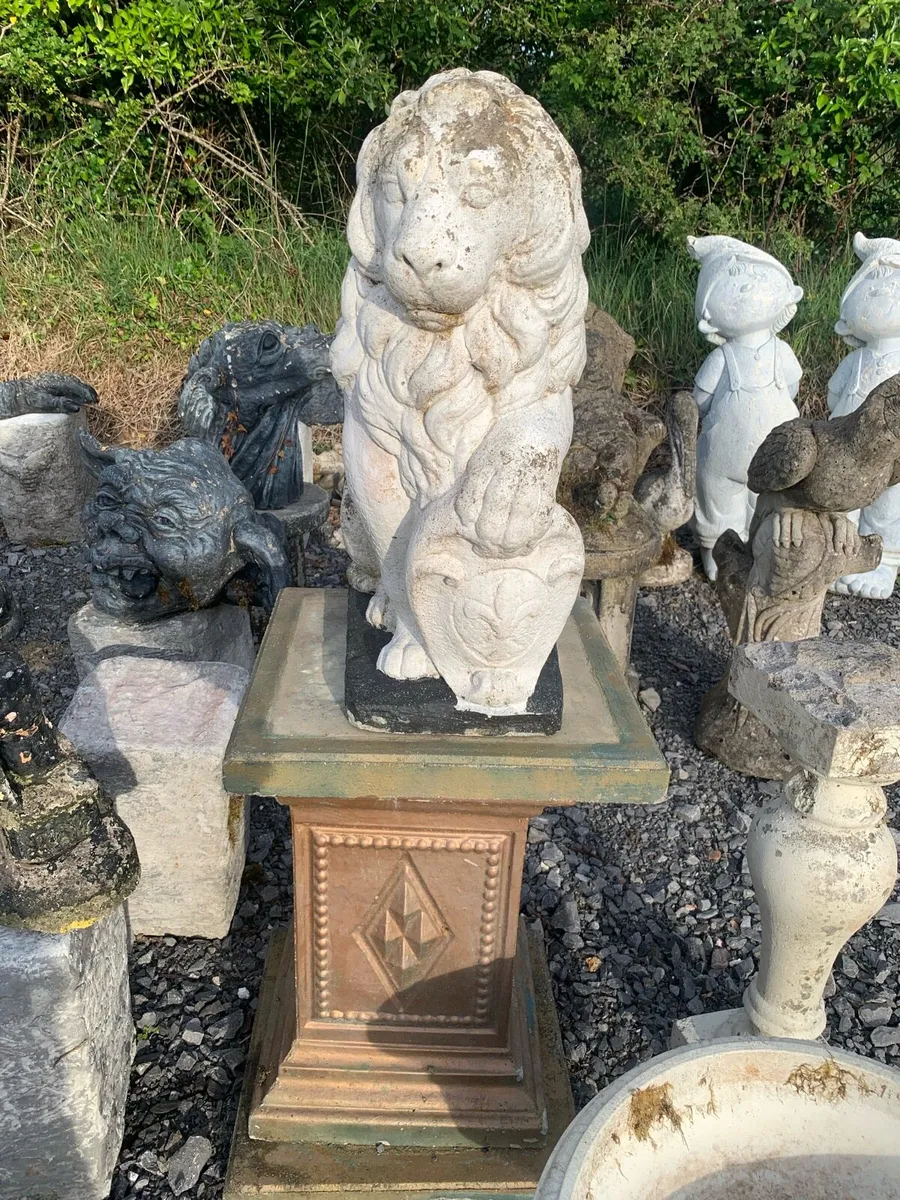 Job lot of garden statues - Image 2