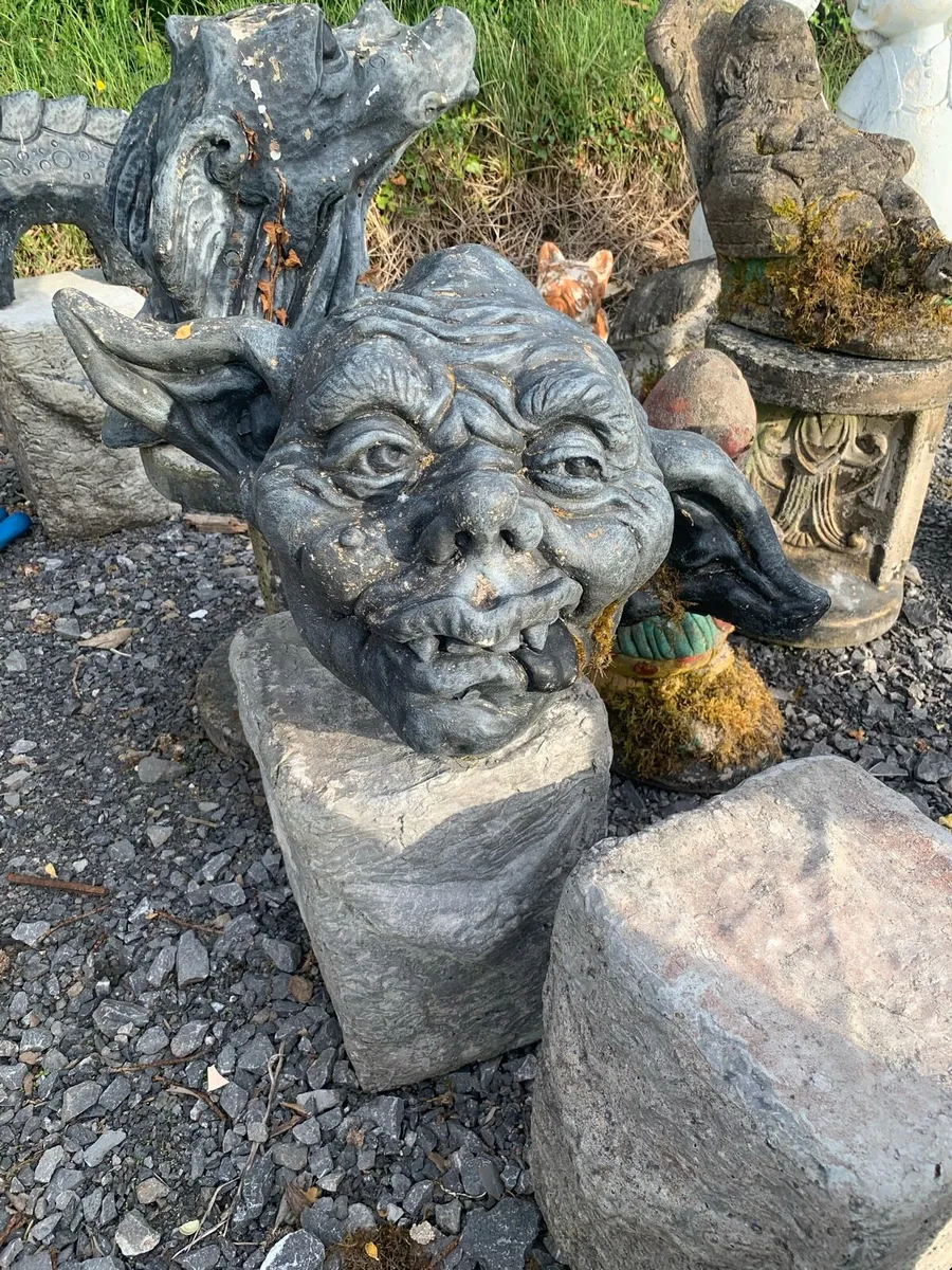 Job lot of garden statues - Image 3