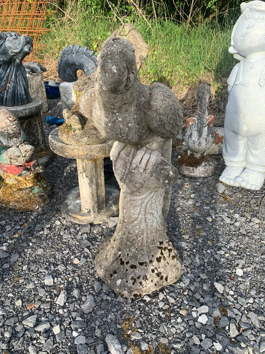 Job lot of garden statues - Image 4