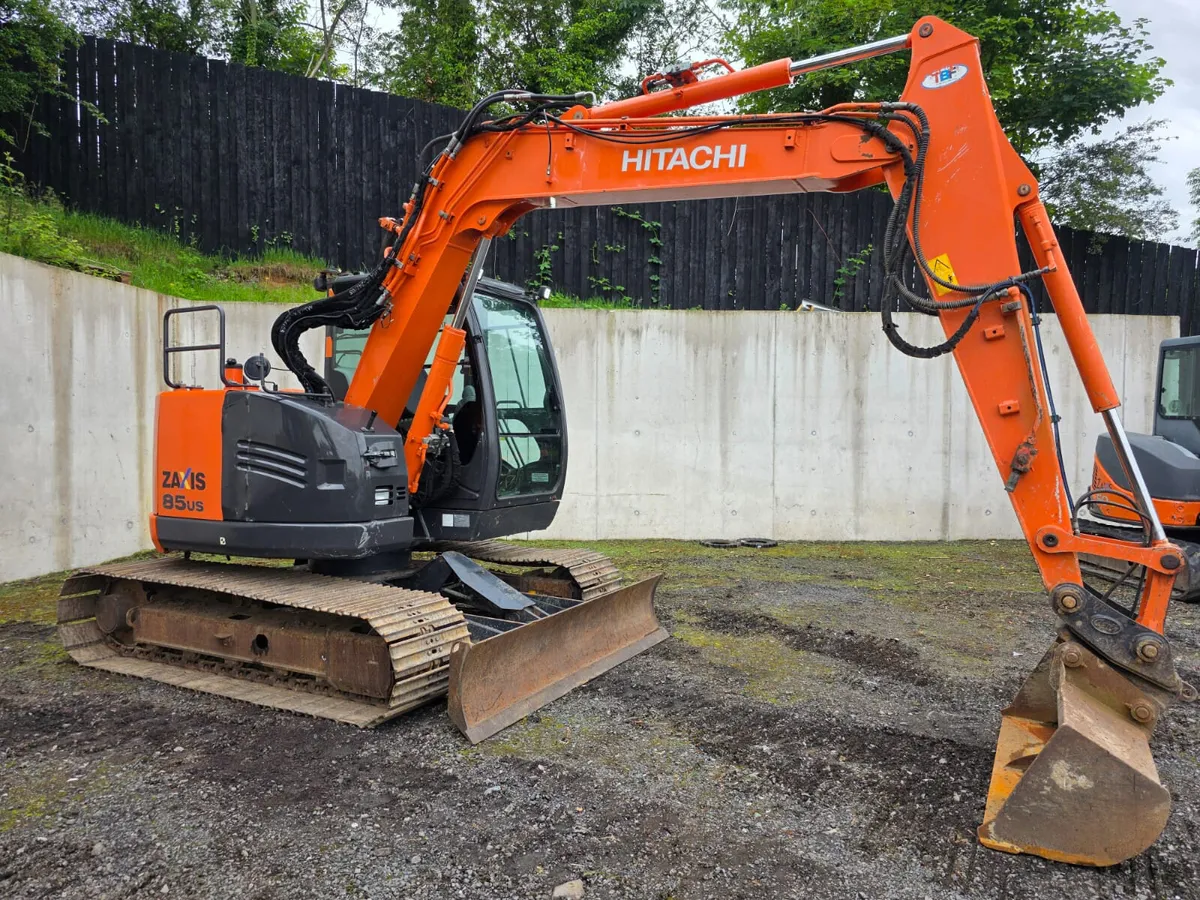 2019 HITACHI ZX85US-5A **MONOBOOM** - Image 1