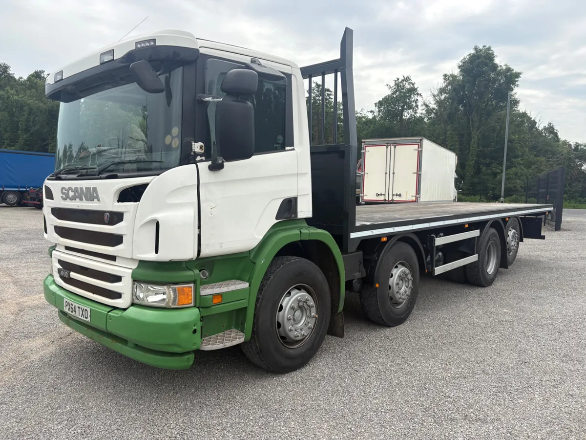 2014 Scania P410 8x2 28Ft Flatbed - Image 1