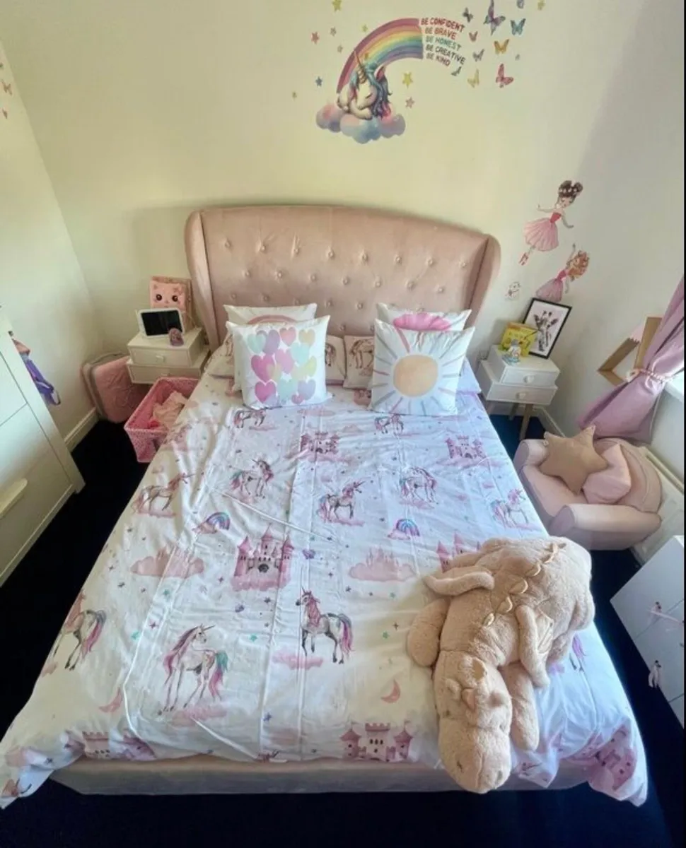 Double Bed - Image 4