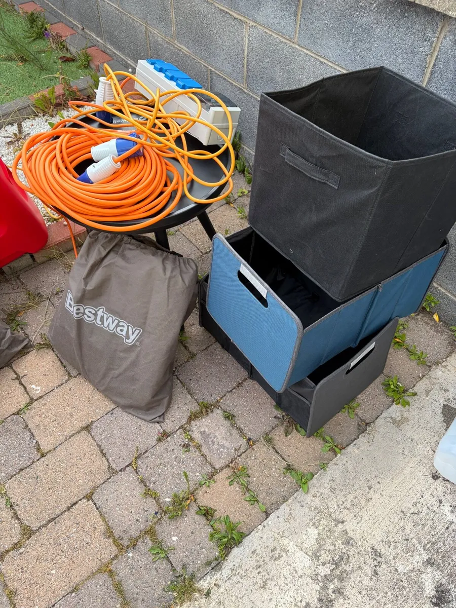 Camping equipment - Image 4
