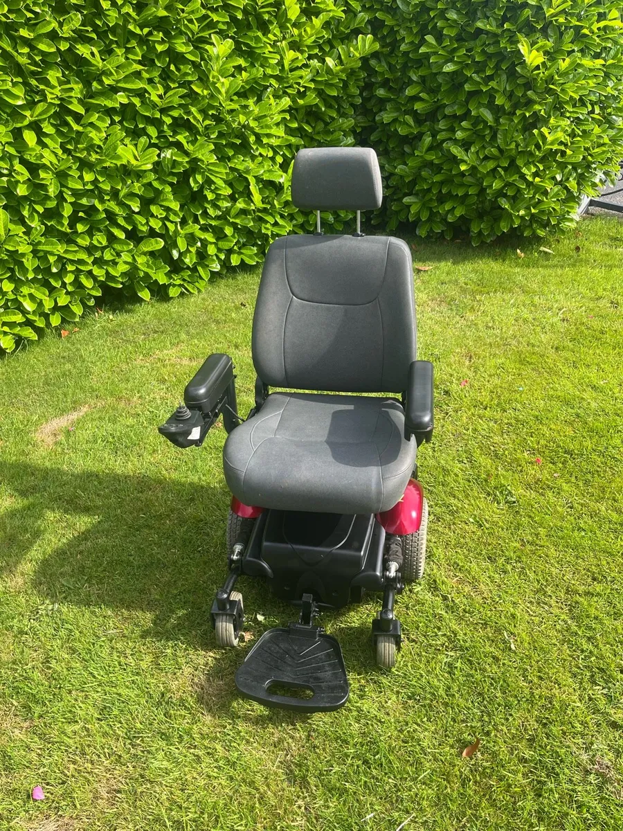 Power chair - Image 1