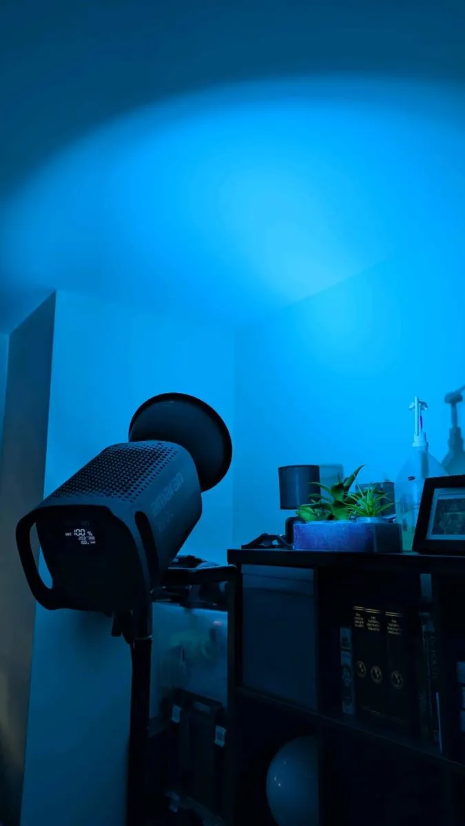 Studio Light Aputure Amaran 150c - Image 1