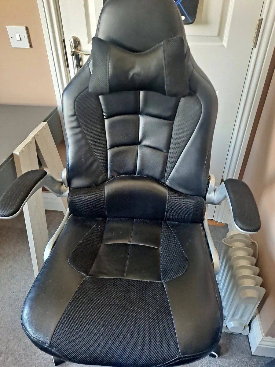 Desk and chair - Image 1