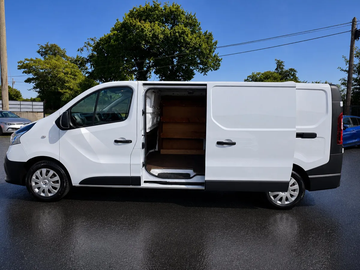 18 Renault Trafic 1.6 DCI VAN AS NEW CONDITION - Image 2